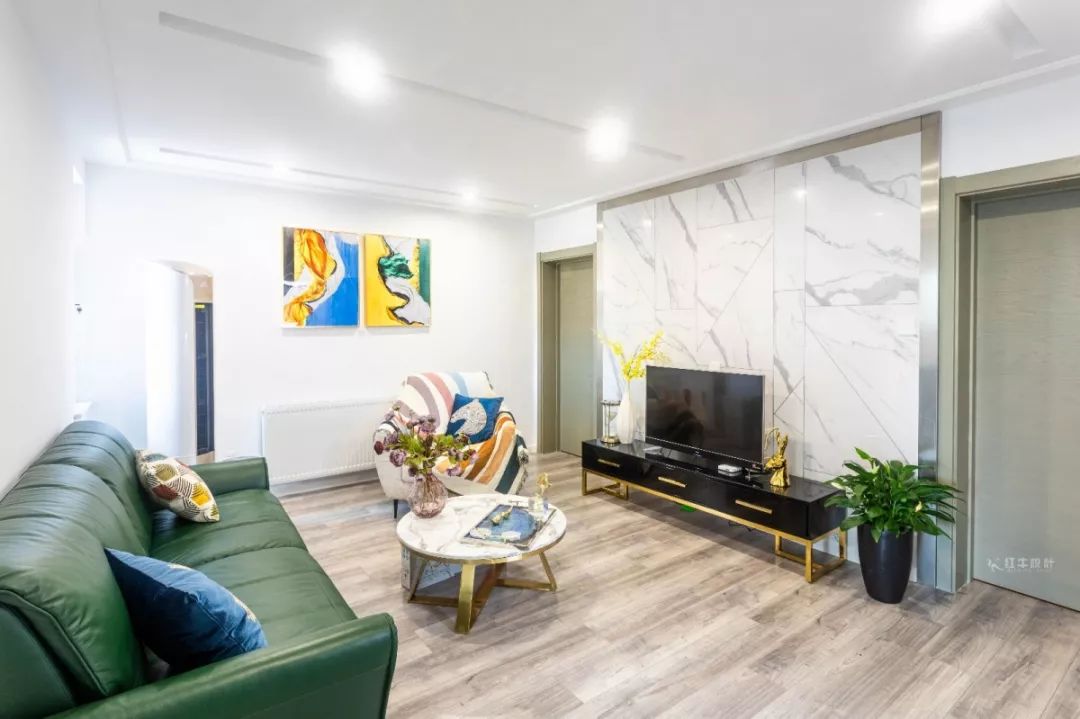 南京龍?bào)椿ㄔ?0㎡現(xiàn)代輕奢--老房升級改造，變身時尚精致家！04客廳改造