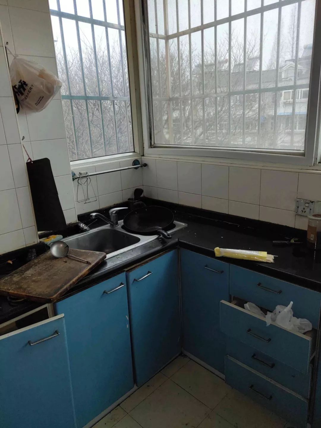 南京龍?bào)椿ㄔ?0㎡現(xiàn)代輕奢--老房升級改造，變身時尚精致家！06餐廳改造