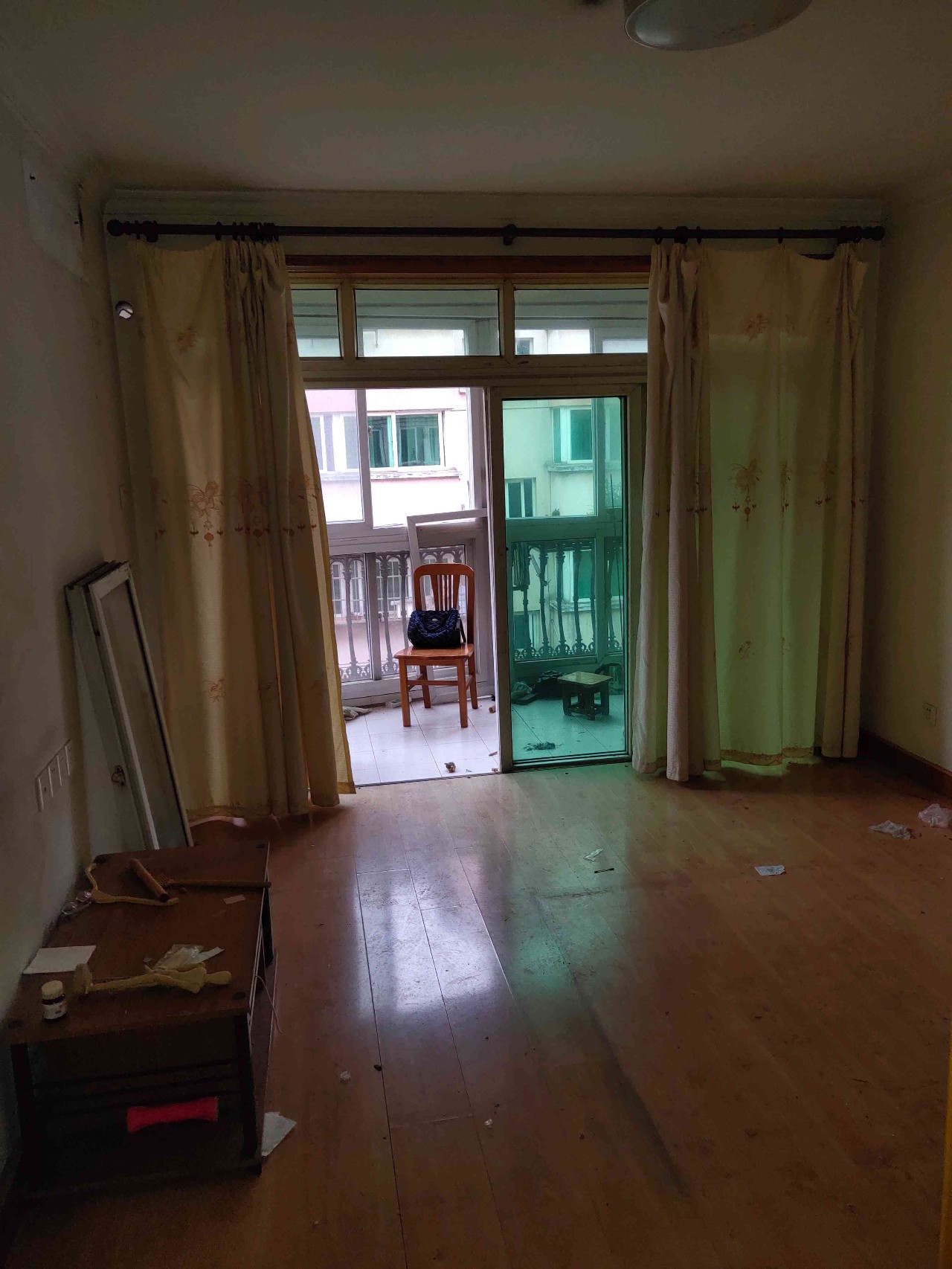 南京龍?bào)椿ㄔ?0㎡現(xiàn)代輕奢--老房升級改造，變身時尚精致家！09臥室改造