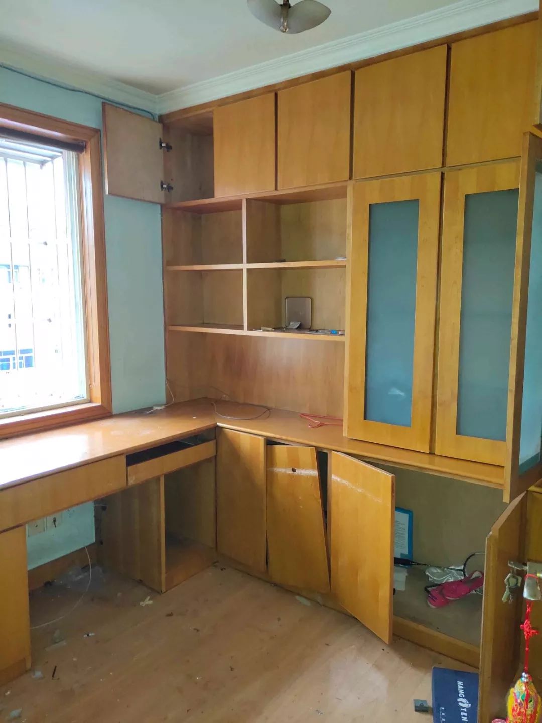 南京龍?bào)椿ㄔ?0㎡現(xiàn)代輕奢--老房升級改造，變身時尚精致家！11臥室改造