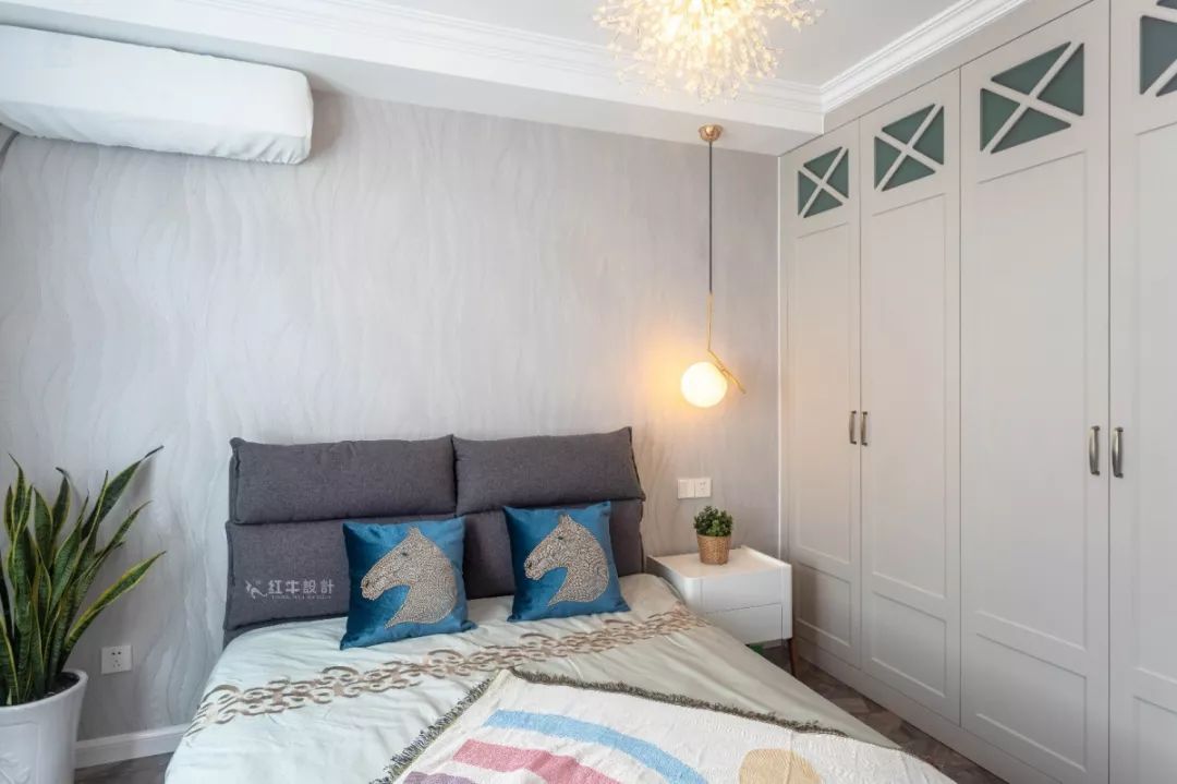 南京龍?bào)椿ㄔ?0㎡現(xiàn)代輕奢--老房升級改造，變身時尚精致家！15臥室改造