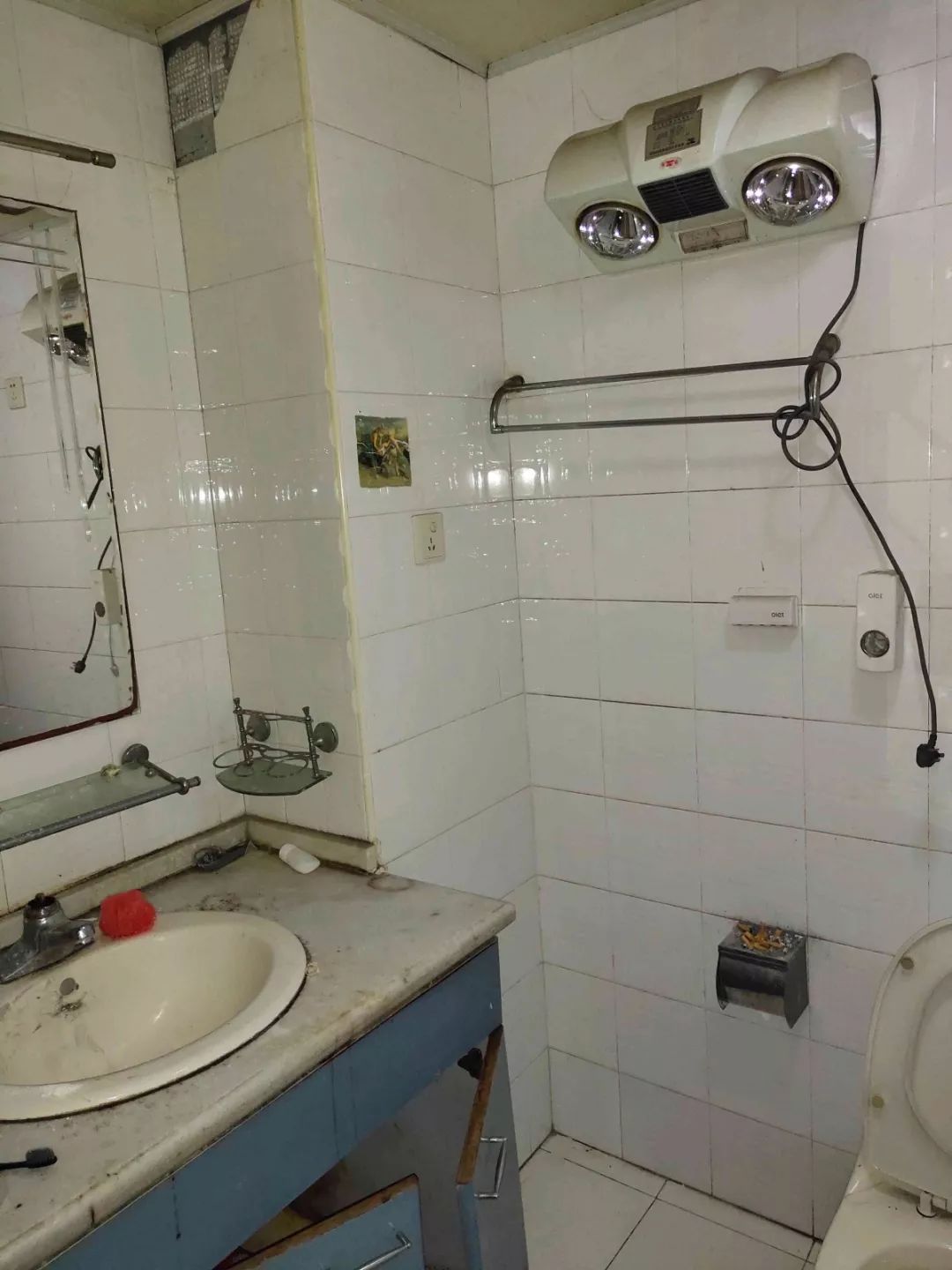 南京龍?bào)椿ㄔ?0㎡現(xiàn)代輕奢--老房升級改造，變身時尚精致家！18浴室改造