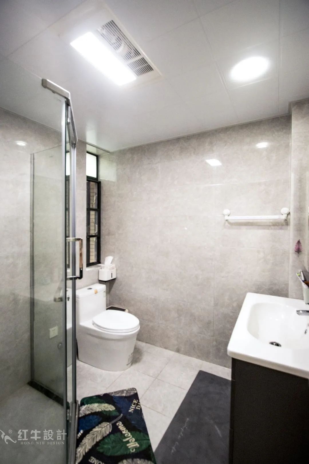 最美畢業(yè)照 ⑥--簡美不一定是深色系，也可以這樣清爽哦！11衛(wèi)生間