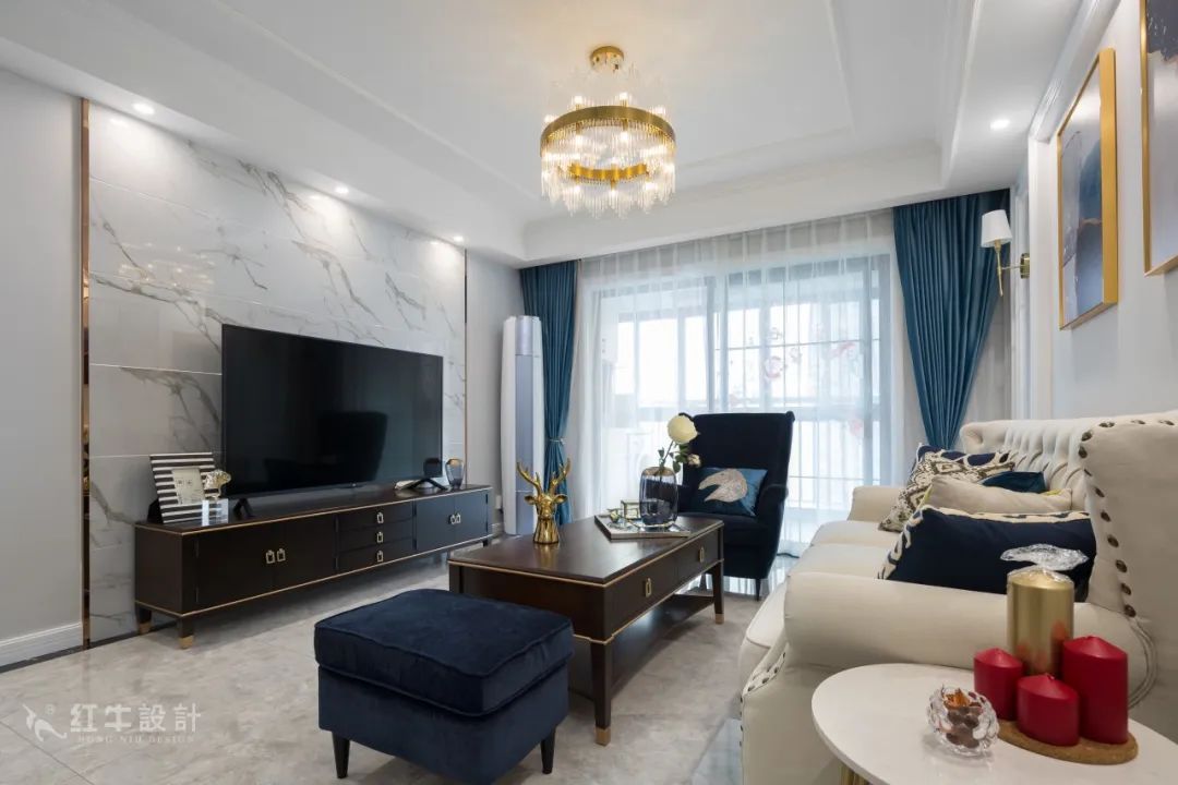 85后夫婦的美式輕奢家，起名“海藍(lán)之謎”！06客廳背景墻