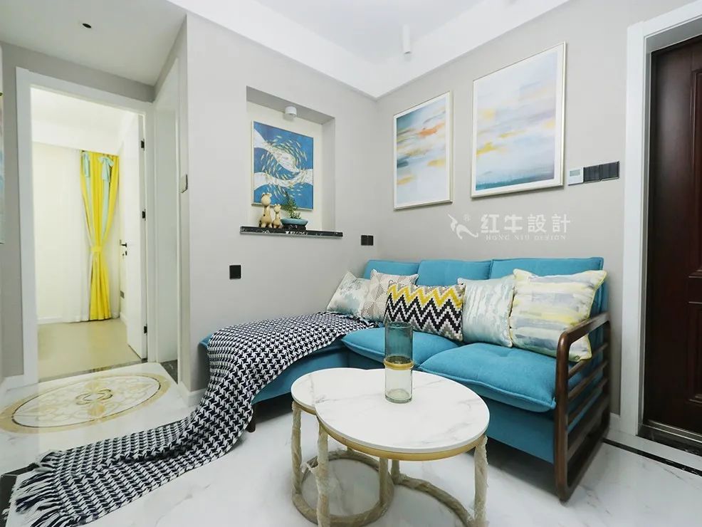 賈庭_景明佳苑75㎡現(xiàn)代簡(jiǎn)約--看小戶(hù)型如何擠出3間臥室01客廳