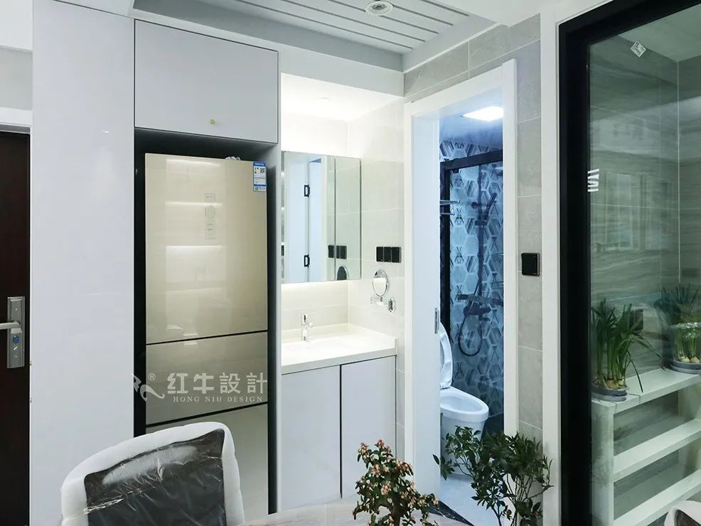 賈庭_景明佳苑75㎡現(xiàn)代簡(jiǎn)約--看小戶(hù)型如何擠出3間臥室07入戶(hù)