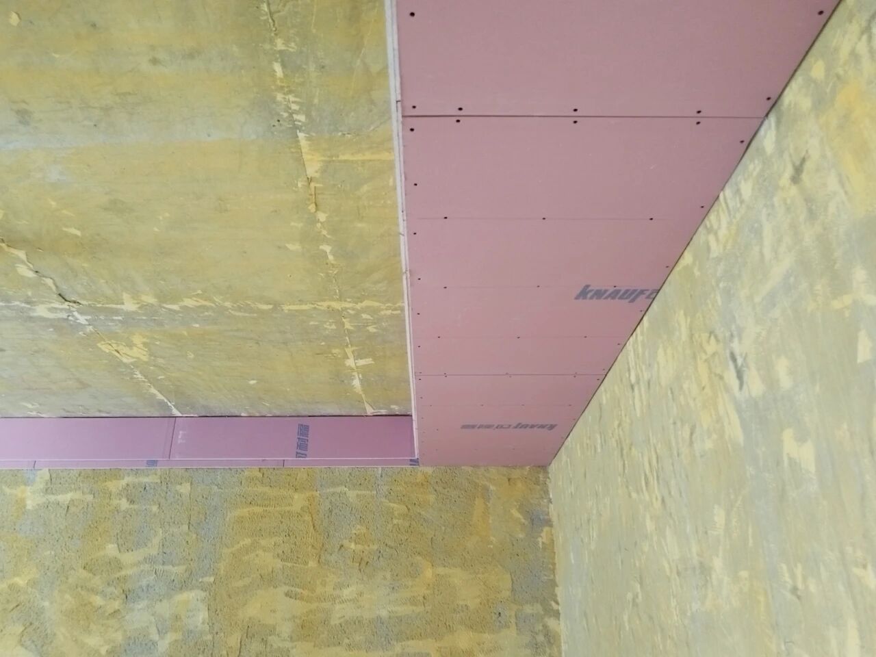 九月秋意漸濃，南京紅牛裝飾工地巡檢步履不停，只為兌現(xiàn)品質(zhì)承諾！