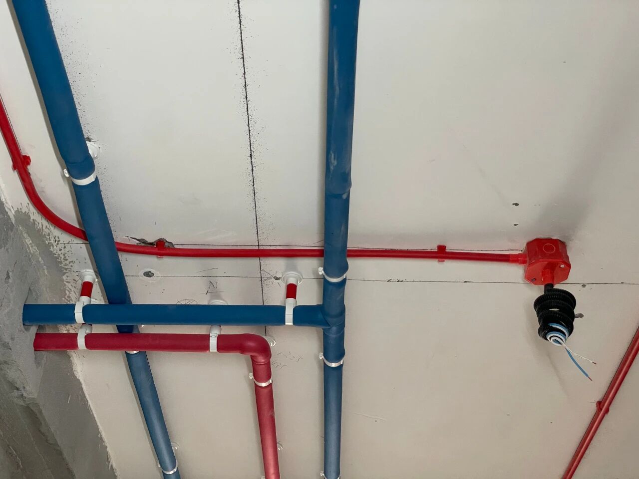 工地巡檢：雙節(jié)同慶，品質(zhì)同行，嚴(yán)把每一道工序，用心守護(hù)夢(mèng)想家！