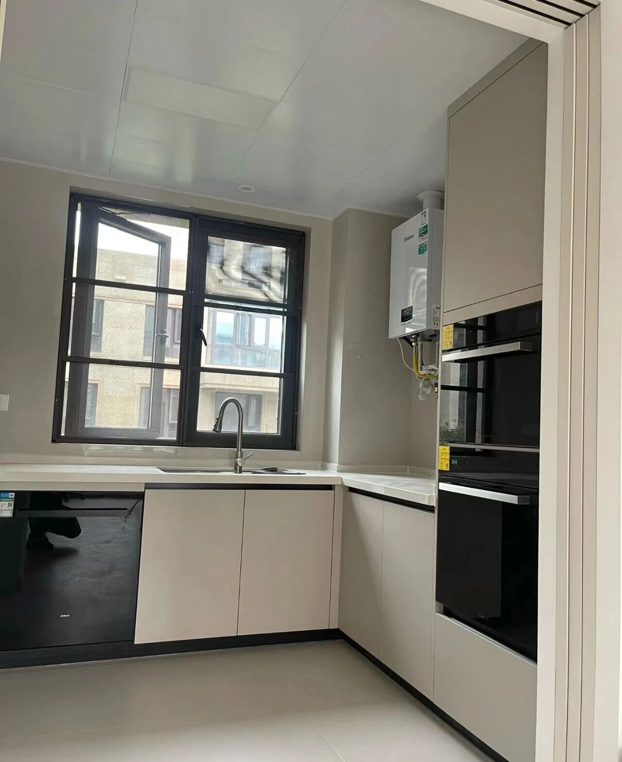 工地巡檢：雙節(jié)同慶，品質(zhì)同行，嚴(yán)把每一道工序，用心守護(hù)夢(mèng)想家！