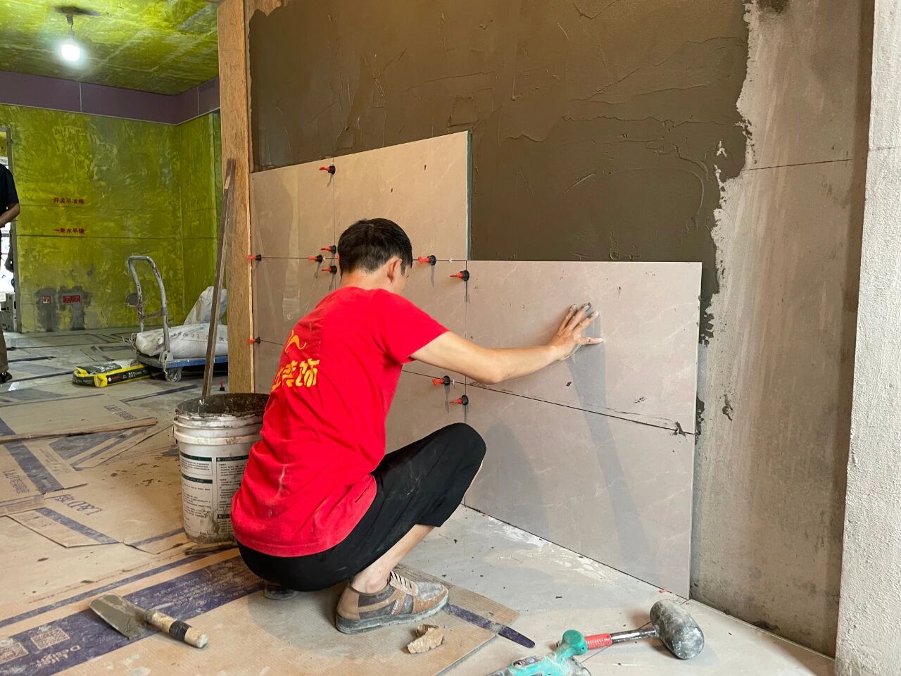 工地巡檢：雙節(jié)同慶，品質(zhì)同行，嚴(yán)把每一道工序，用心守護(hù)夢(mèng)想家！