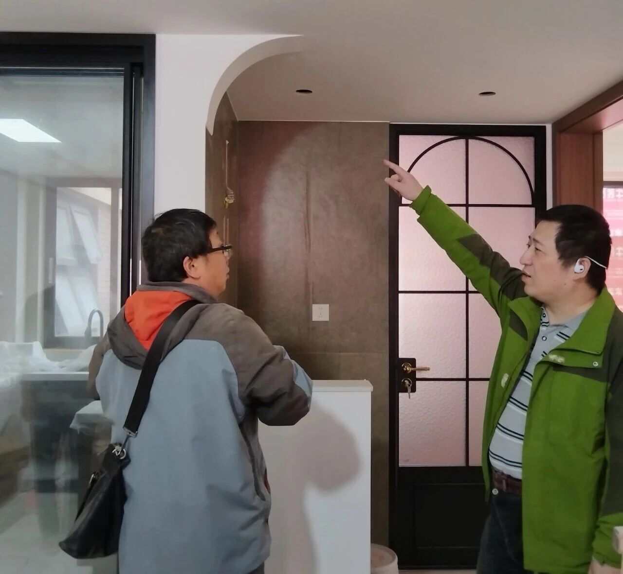 南京裝修公司紅牛裝飾工地突擊巡檢：一厘一毫堅守品質(zhì)，一心一意守護(hù)新家！