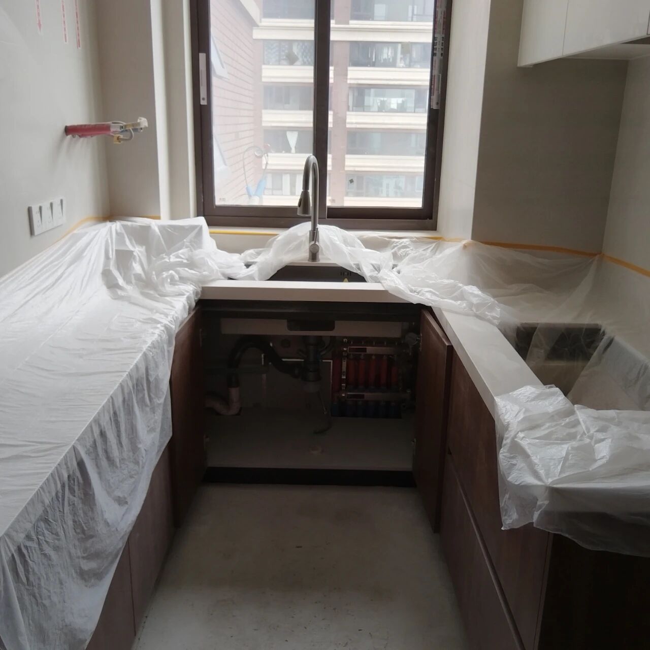 南京裝修公司紅牛裝飾工地突擊巡檢：一厘一毫堅守品質(zhì)，一心一意守護(hù)新家！